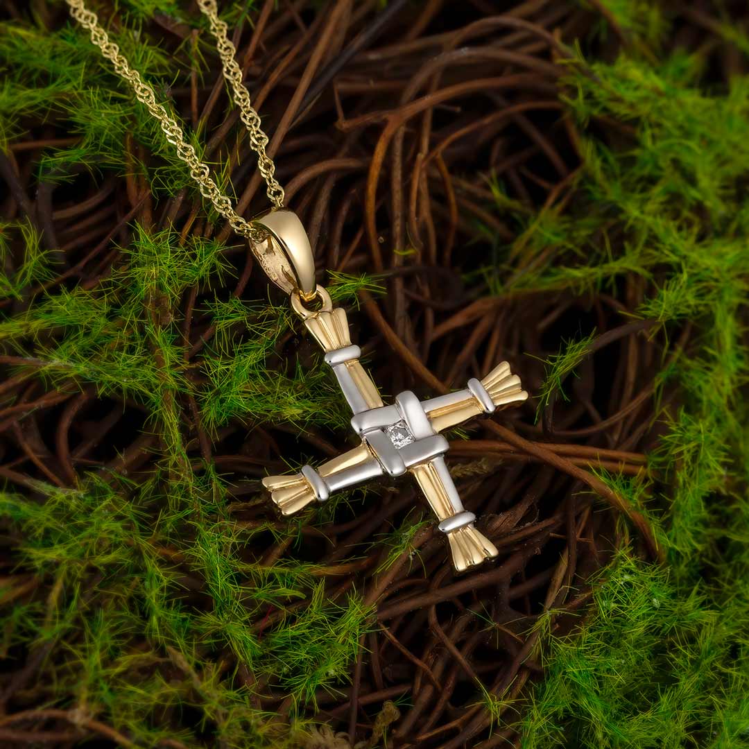 Two Tone Gold St Brigids Cross Necklace - Image 3