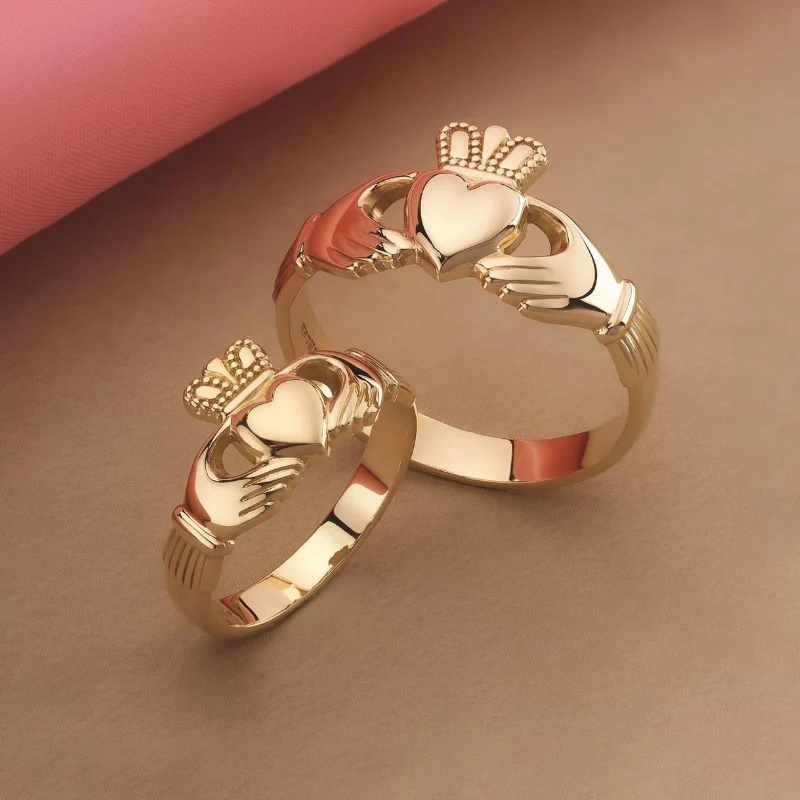 Gents Heavy Gold Claddagh Ring - Image 6