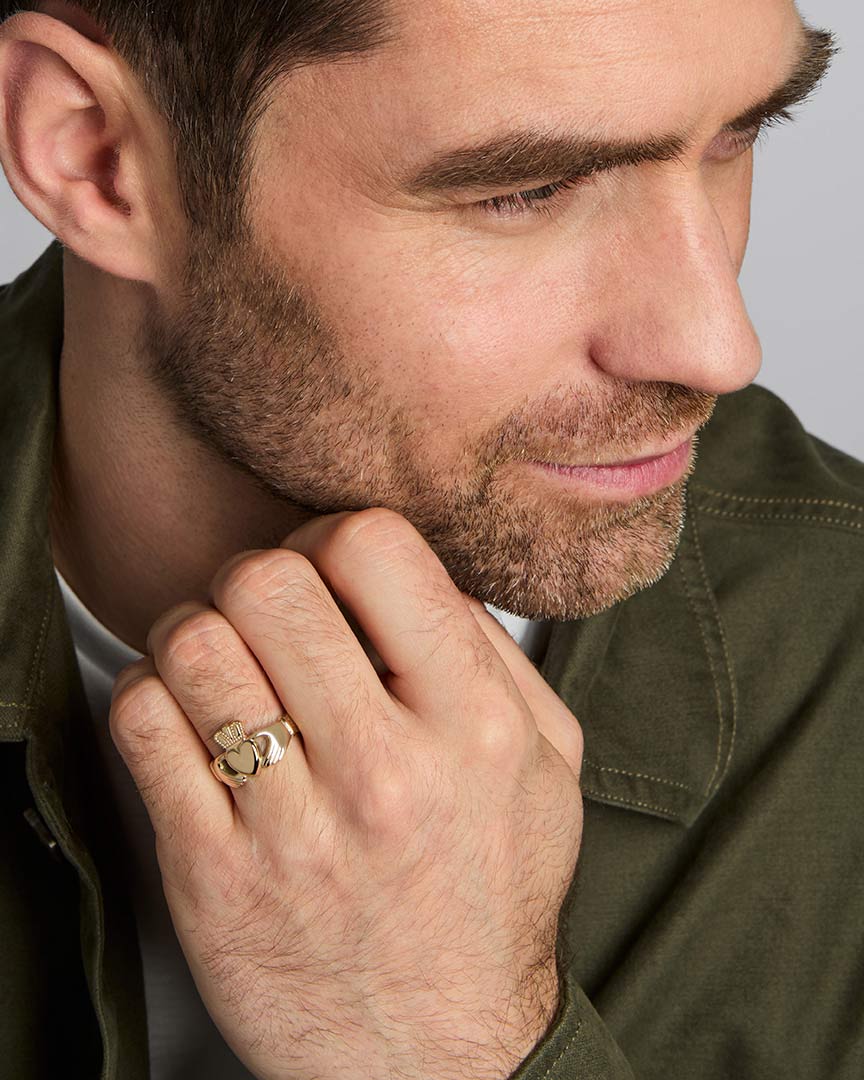 Gents Heavy Gold Claddagh Ring - Image 5
