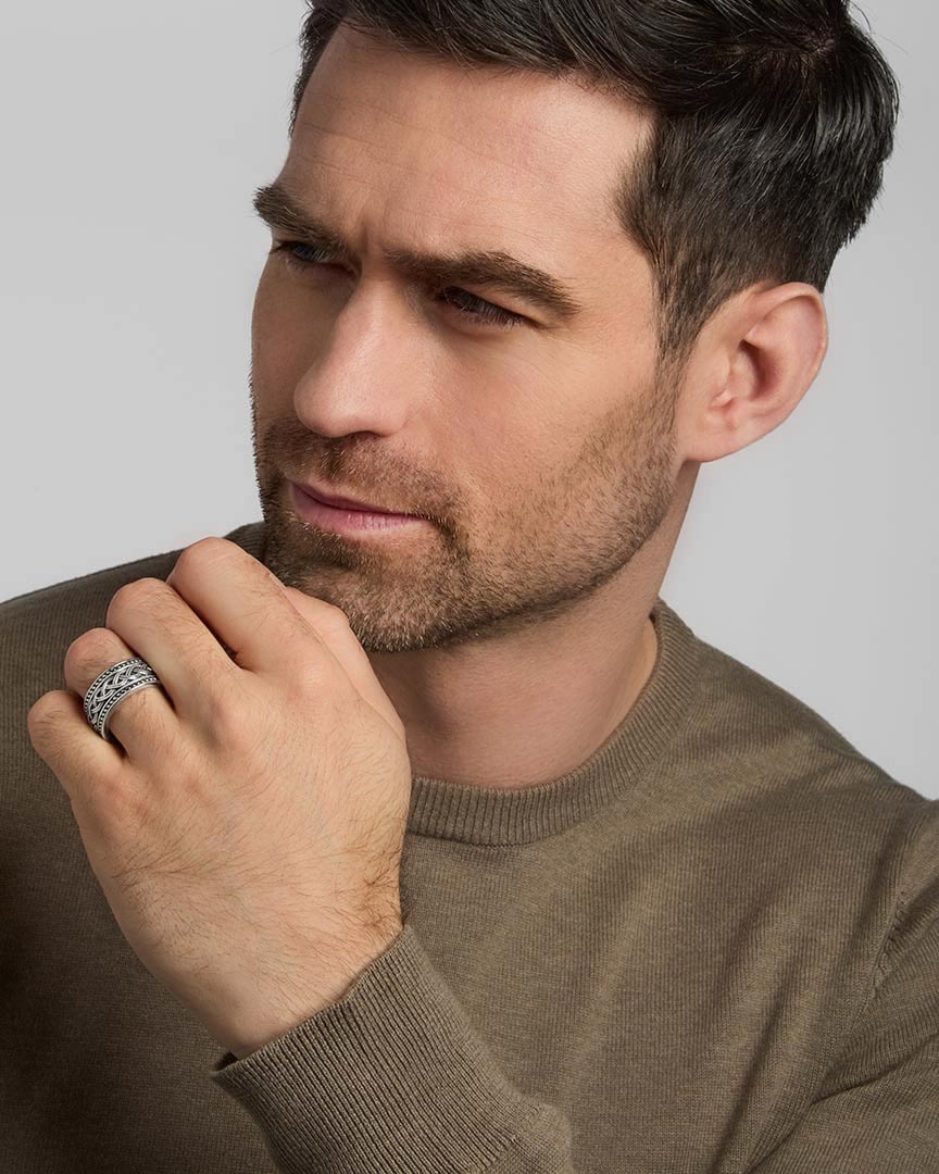 Gents Silver Celtic Knot Ring - Image 3