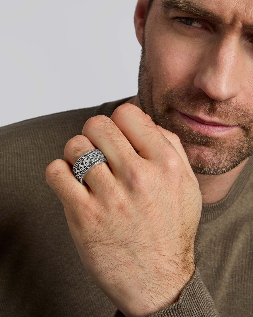 Gents Silver Celtic Knot Ring - Image 4