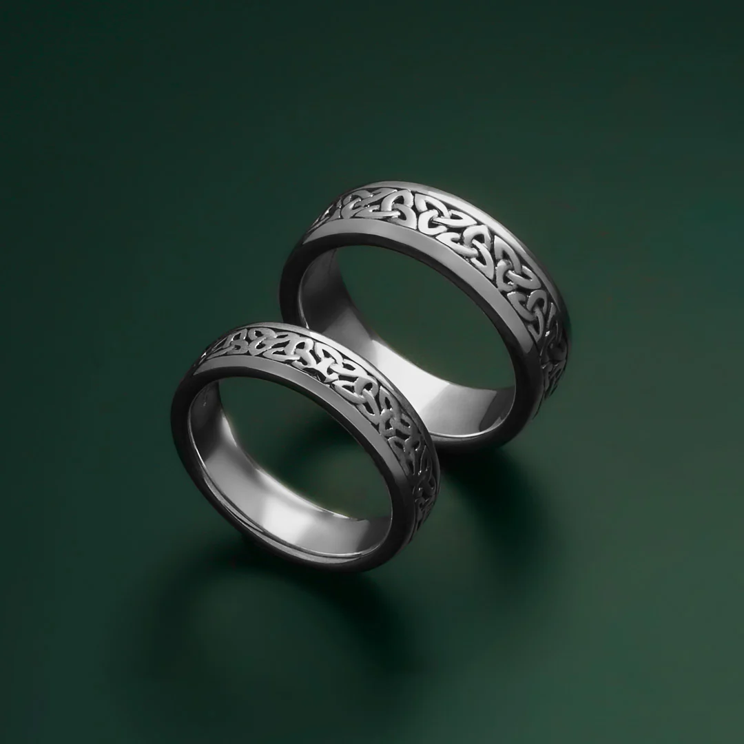 Oxidised Silver Mens Trinity Knot Ring - Image 4