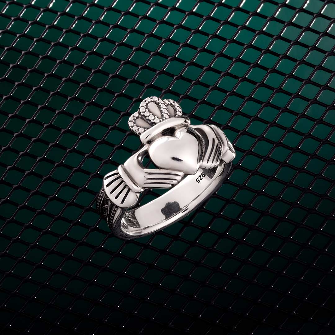 Men's Heavy Celtic Claddagh Ring - Image 3
