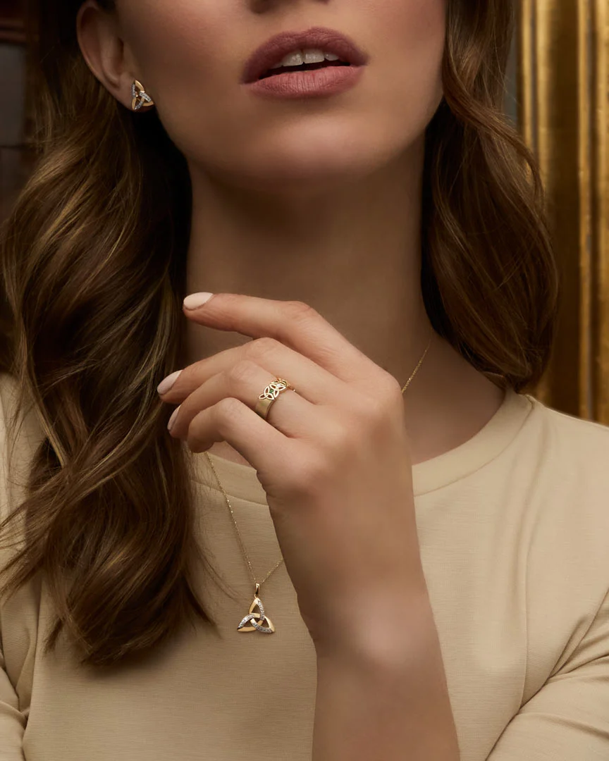 14K Gold Diamond & Emerald Trinity Knot Ring - Image 3